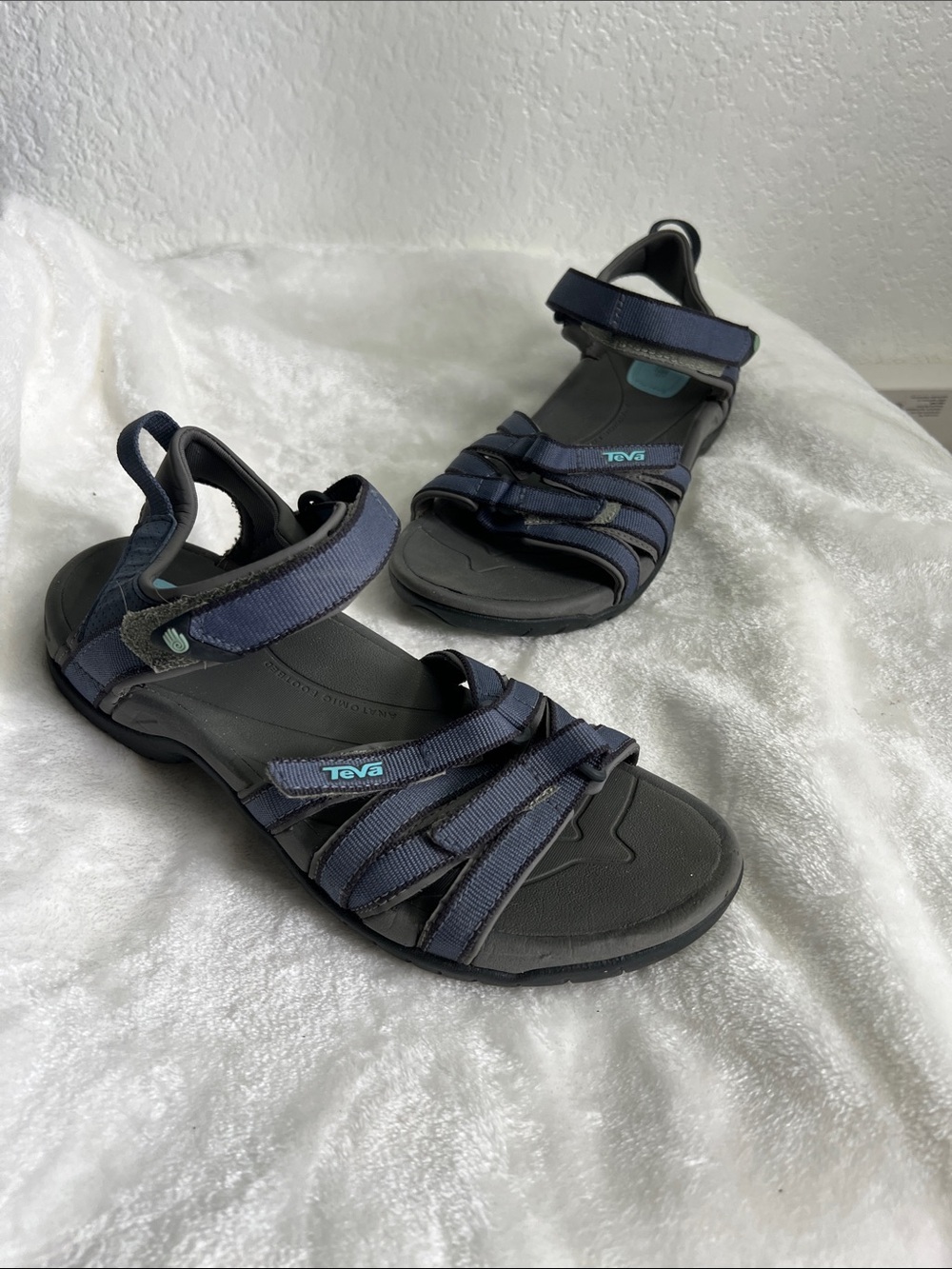 Teva Women's Navy Strappy Velcro Sandals size 7